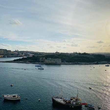 Sliema Seaview Apartment- Valletta Views - Apt 8, 49 Tigne Point Mansions Екстер'єр фото