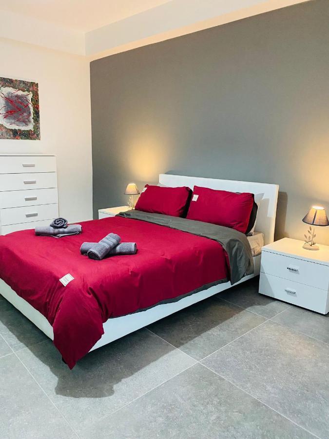 Sliema Seaview Apartment- Valletta Views - Apt 8, 49 Tigne Point Mansions Екстер'єр фото