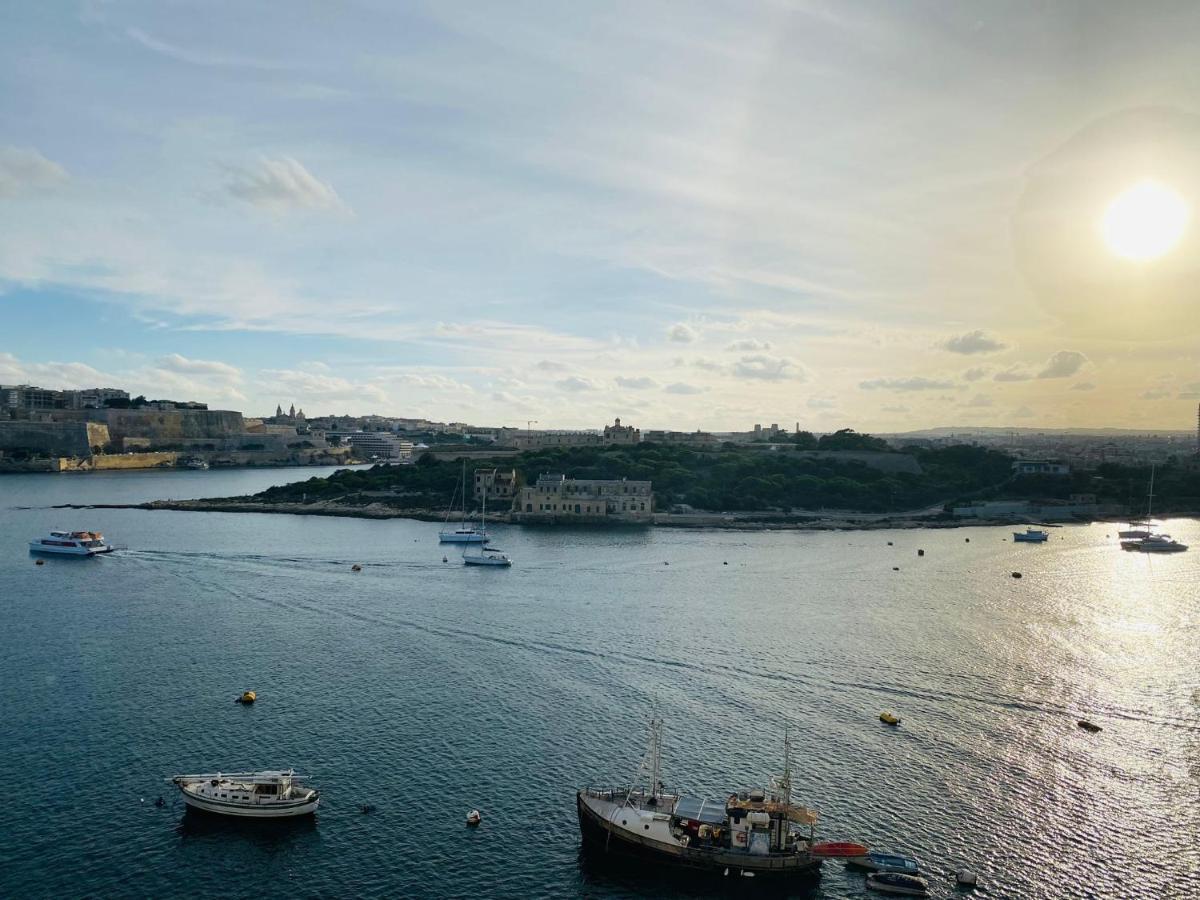 Sliema Seaview Apartment- Valletta Views - Apt 8, 49 Tigne Point Mansions Екстер'єр фото